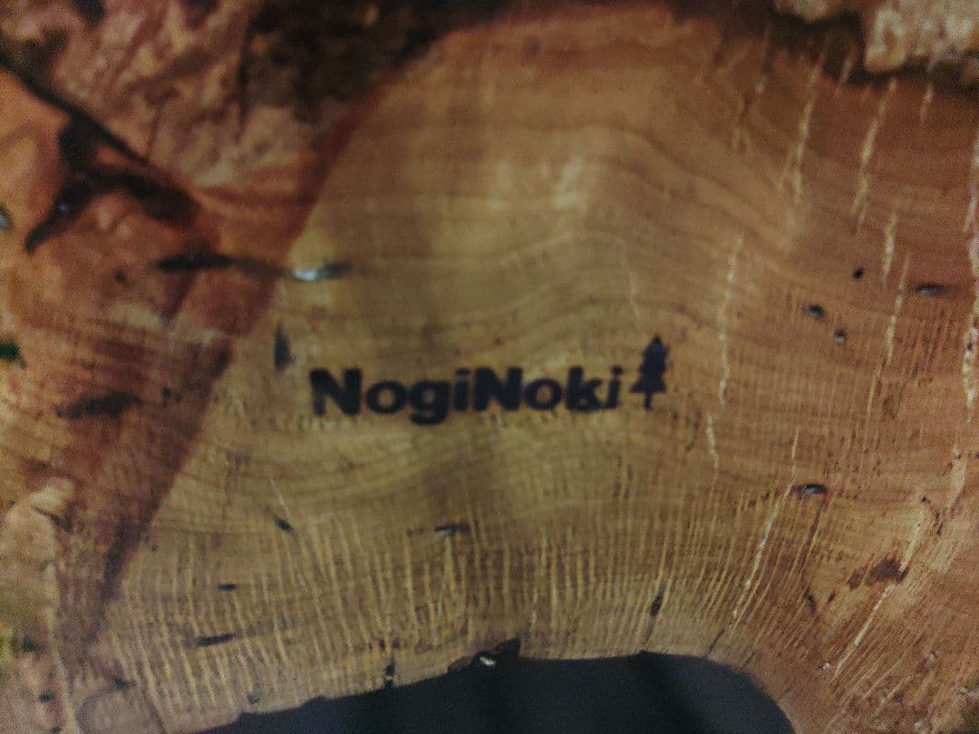 レジンとドライフラワーのテーブル