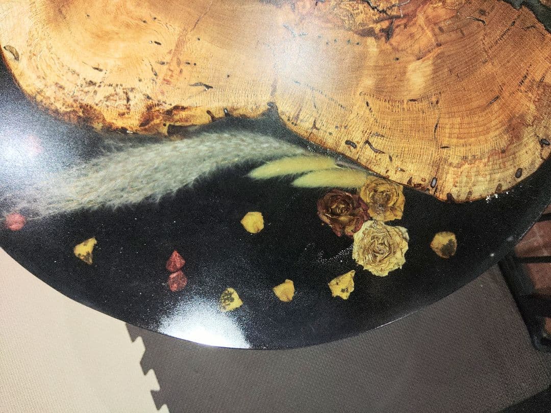 レジンとドライフラワーのテーブル