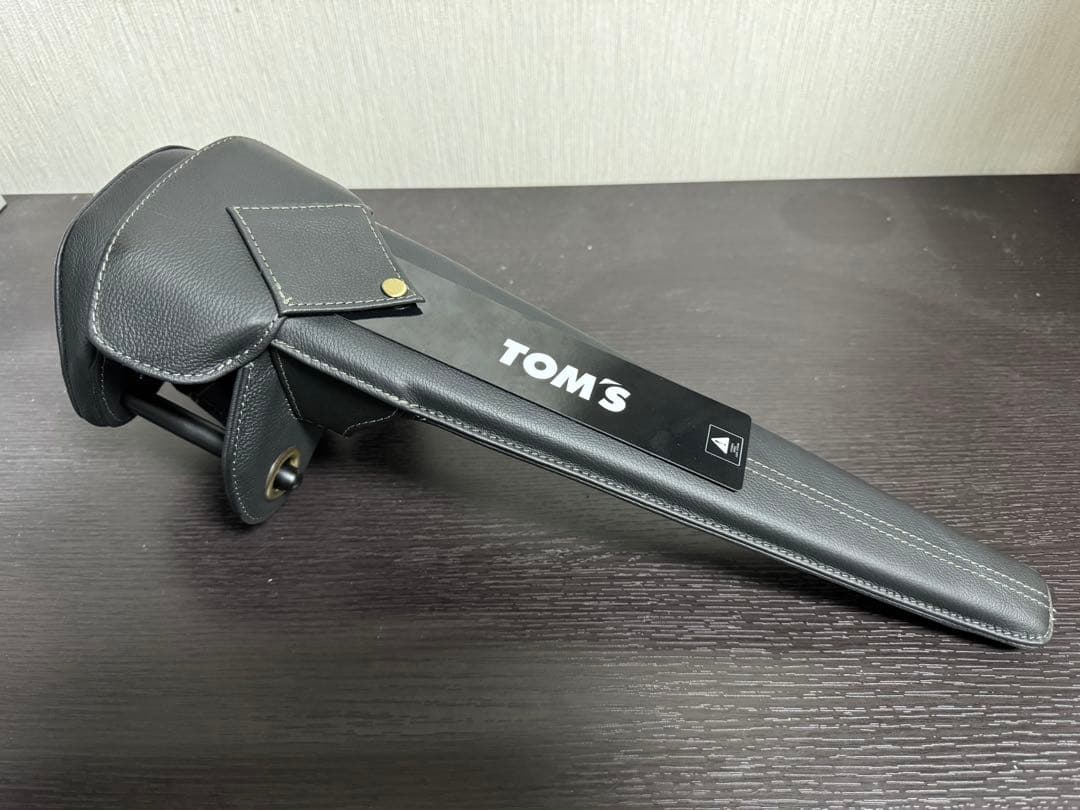 TOM’S ステアリングロック ブラック