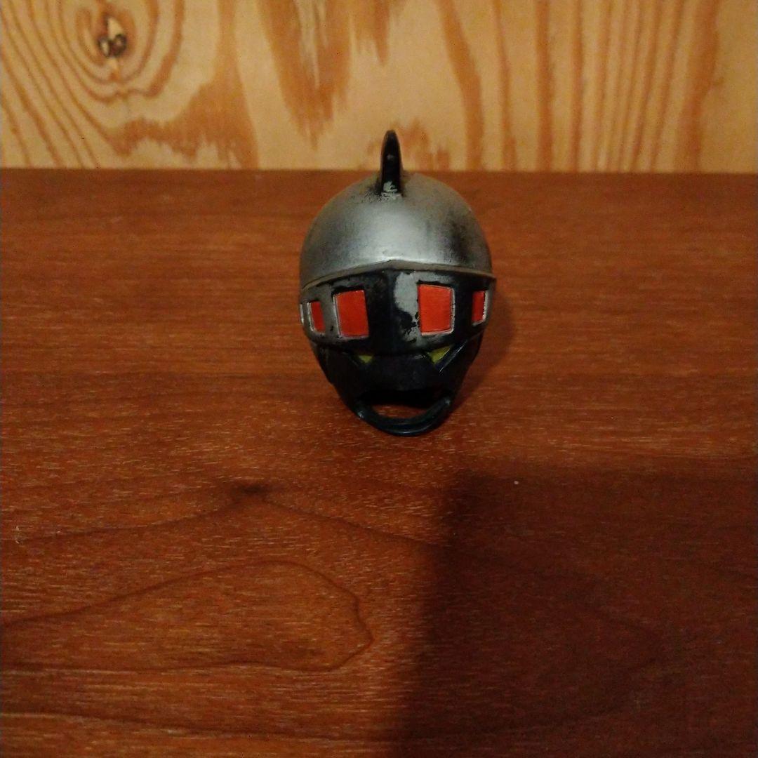 バンダイシルバー仮面ソフビグレー成型