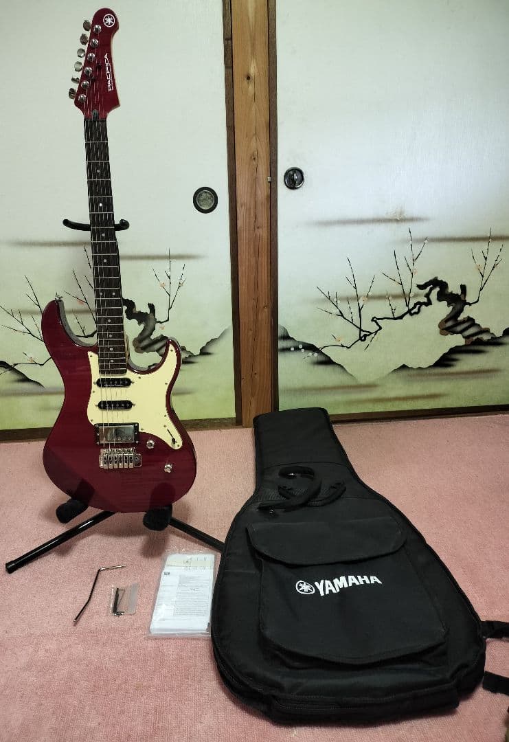 Yamaha PACIFICA 612エレキギター 赤