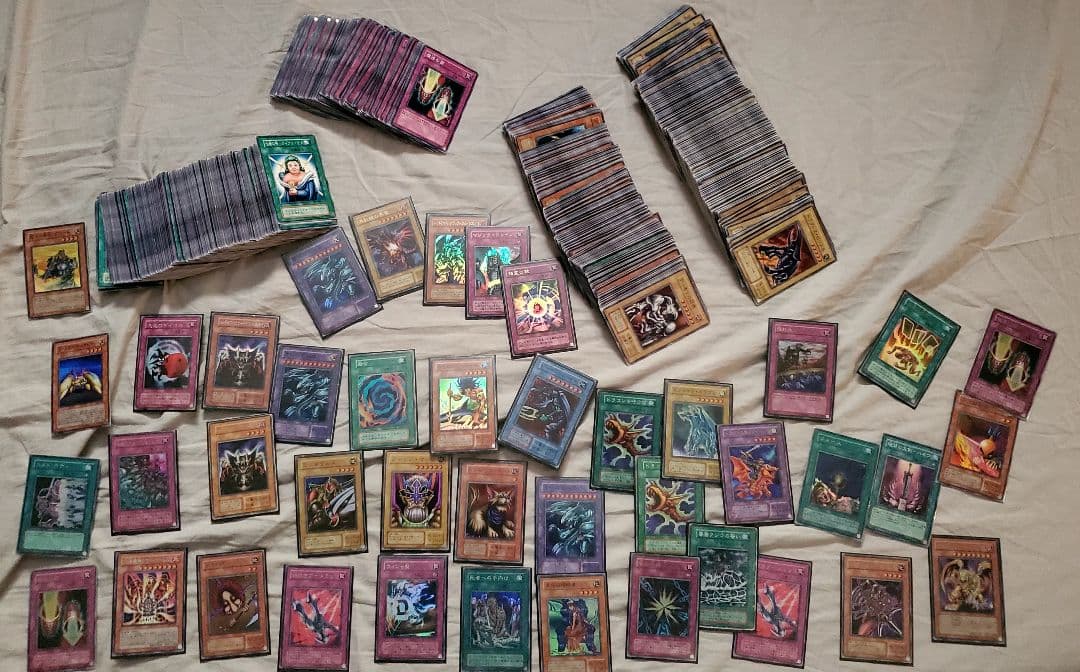 まとめ売り 1000枚以上 レア多数 旧カード 遊戯王 入手困難カード
