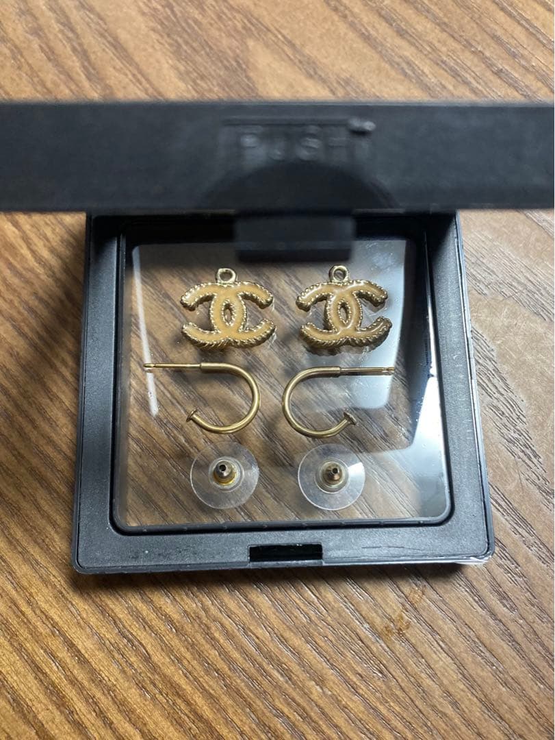 シャネル フープピアス ココマーク