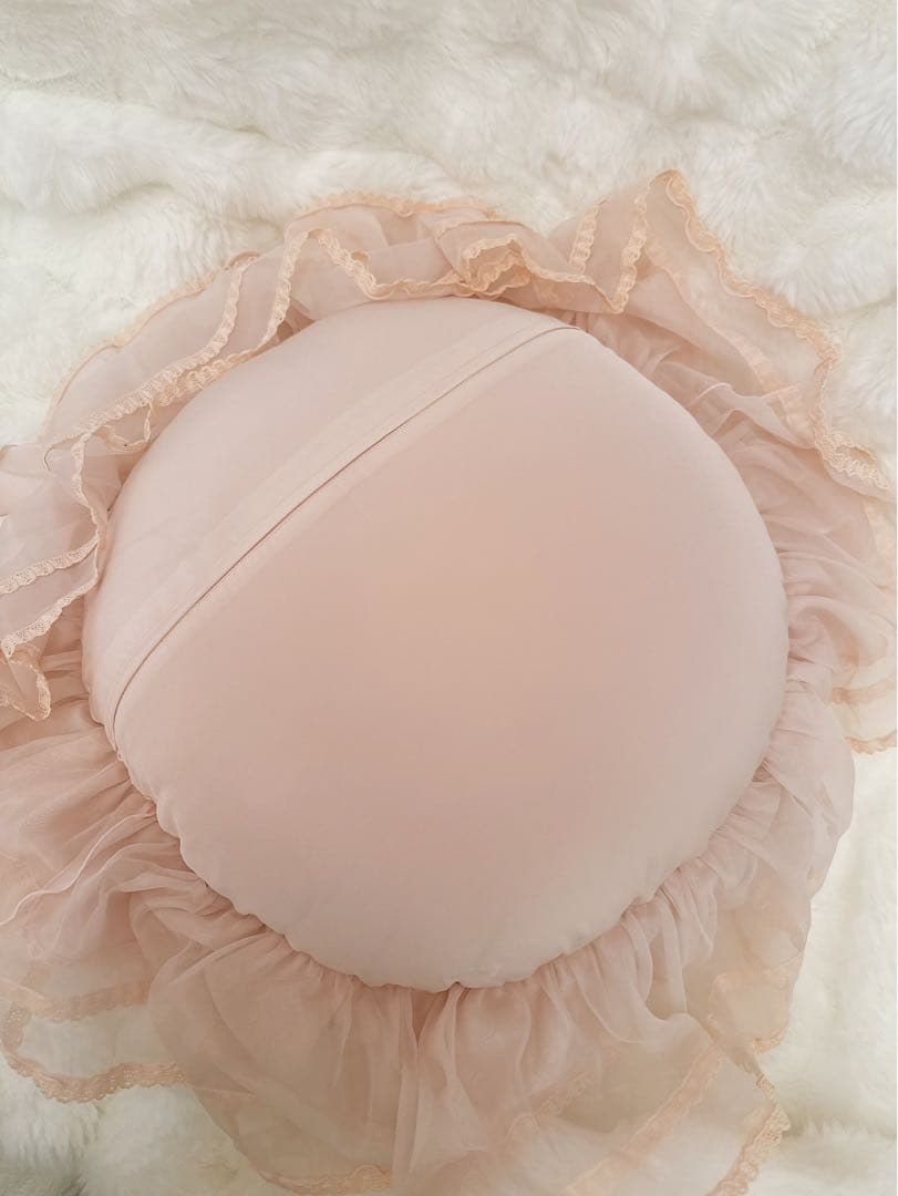 新品未使用さえらベルパーチフリフリのフリル付きピンク円形クッション約45cm