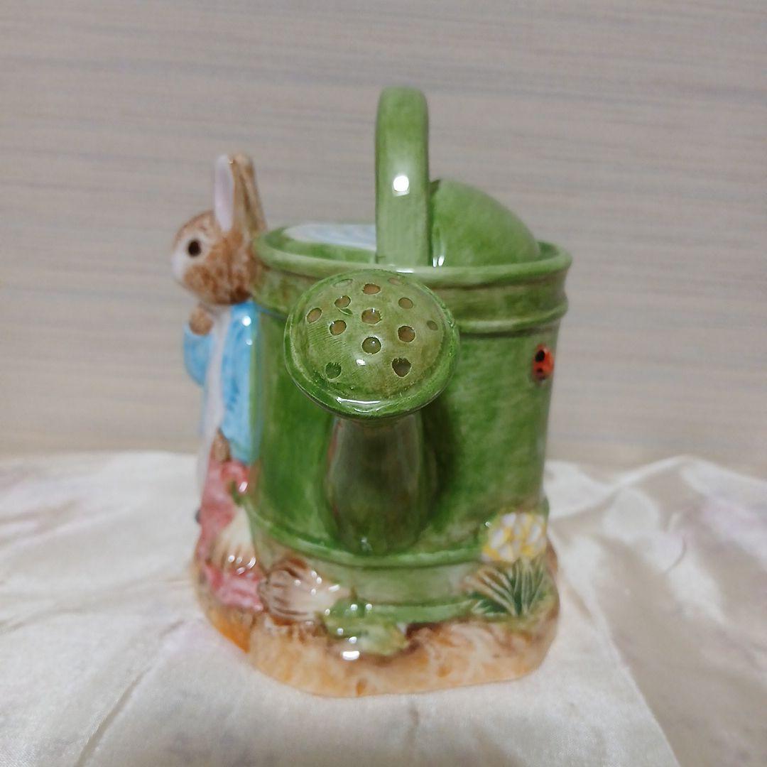 ピーターラビットとじょうろ　陶器製ポット　小物入れ