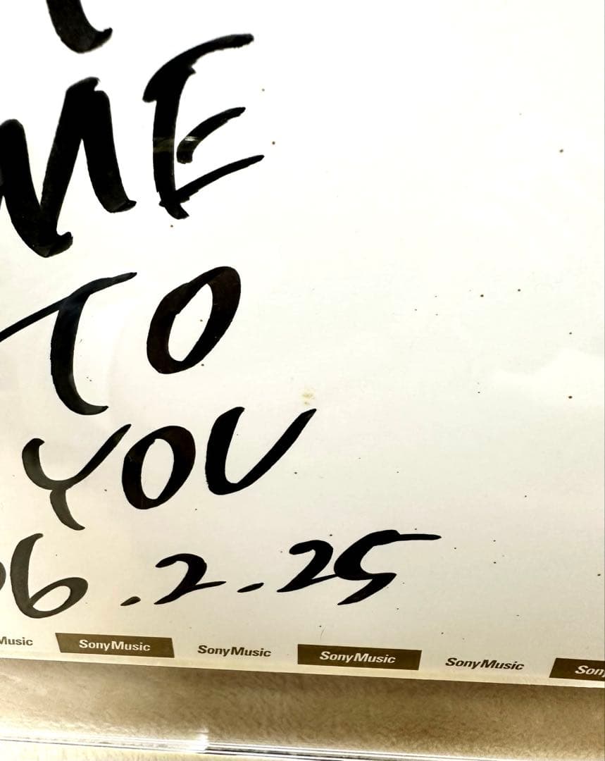 YUI 直筆サイン　アクリルフレーム付