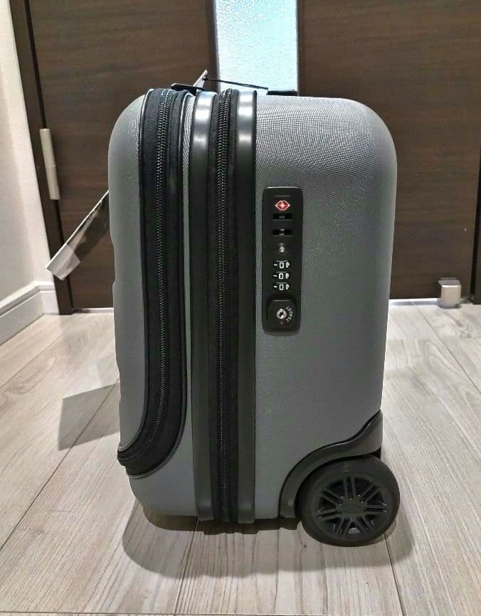 ランドローバー　キャリーケース　機内持ち込み可　グレー