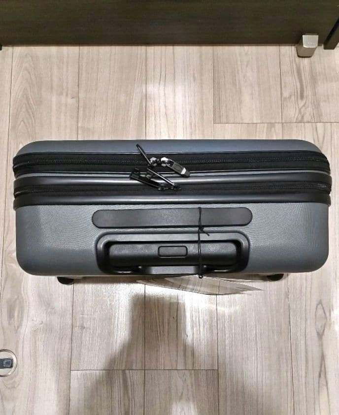 ランドローバー　キャリーケース　機内持ち込み可　グレー