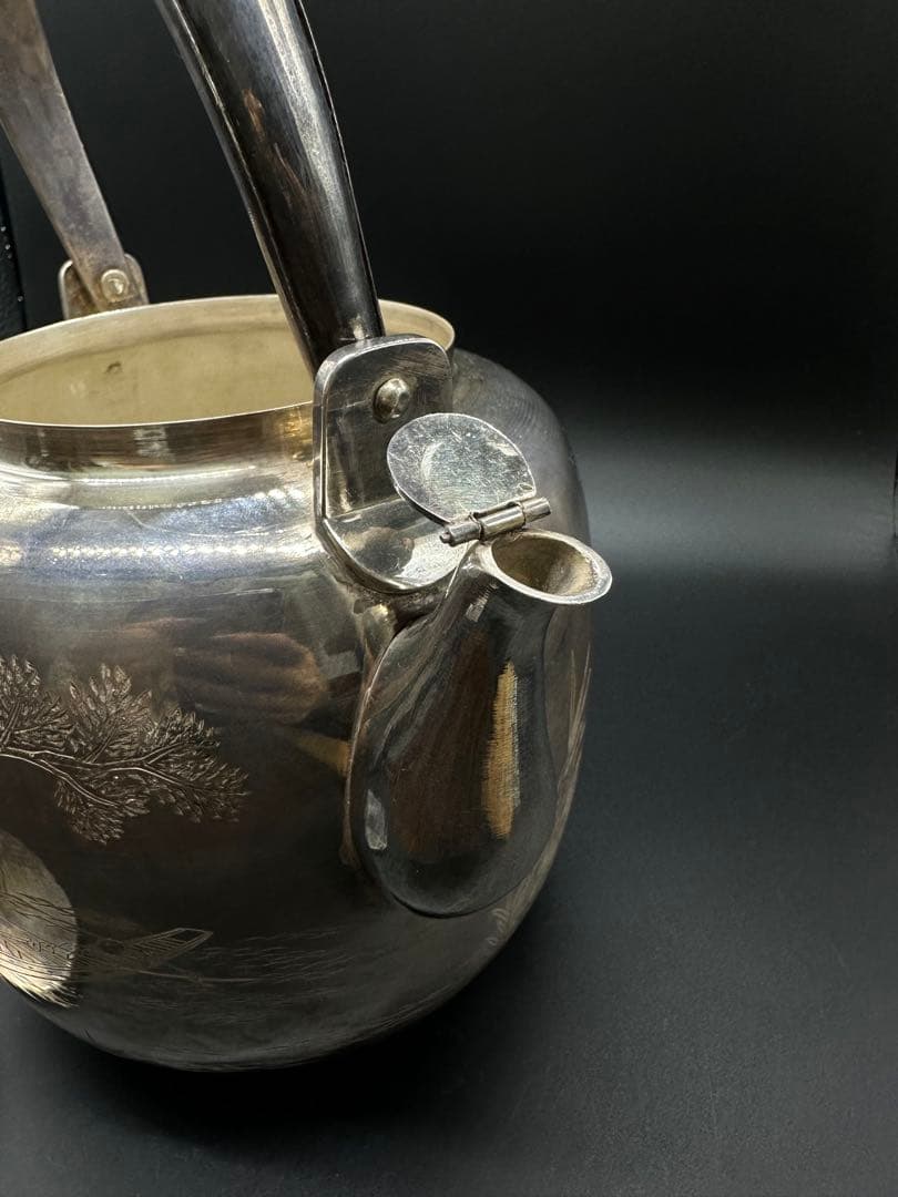 純銀　銀瓶　水差　大水指　彫刻　片切彫　箱あり　1201g 骨董古美術