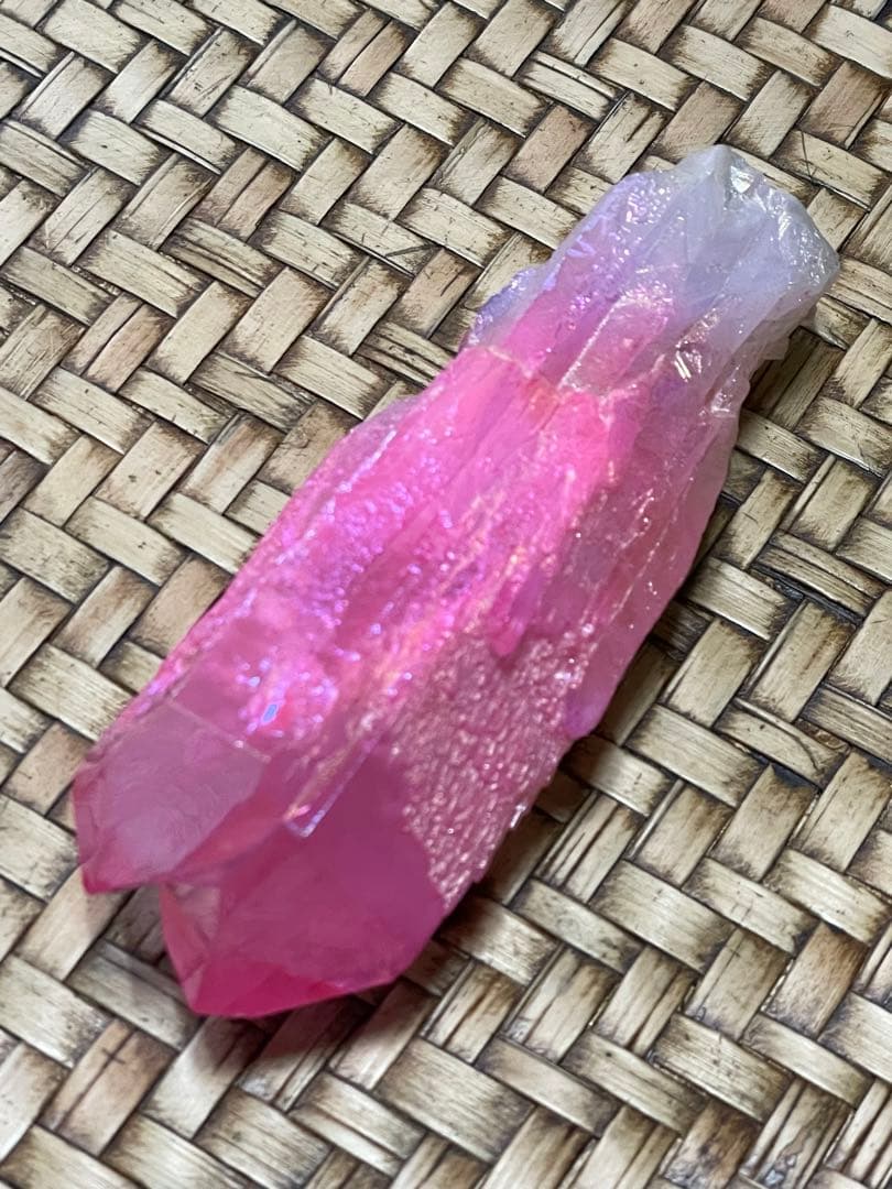 希少品　ツインマスタークリスタル　オーラ加工パイナップルクォーツ