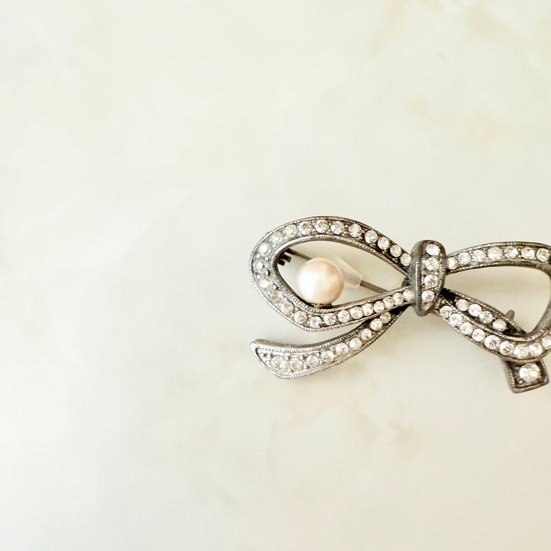 FOXEY フォクシー パール付きリボンブローチ ラインストーン アンティーク