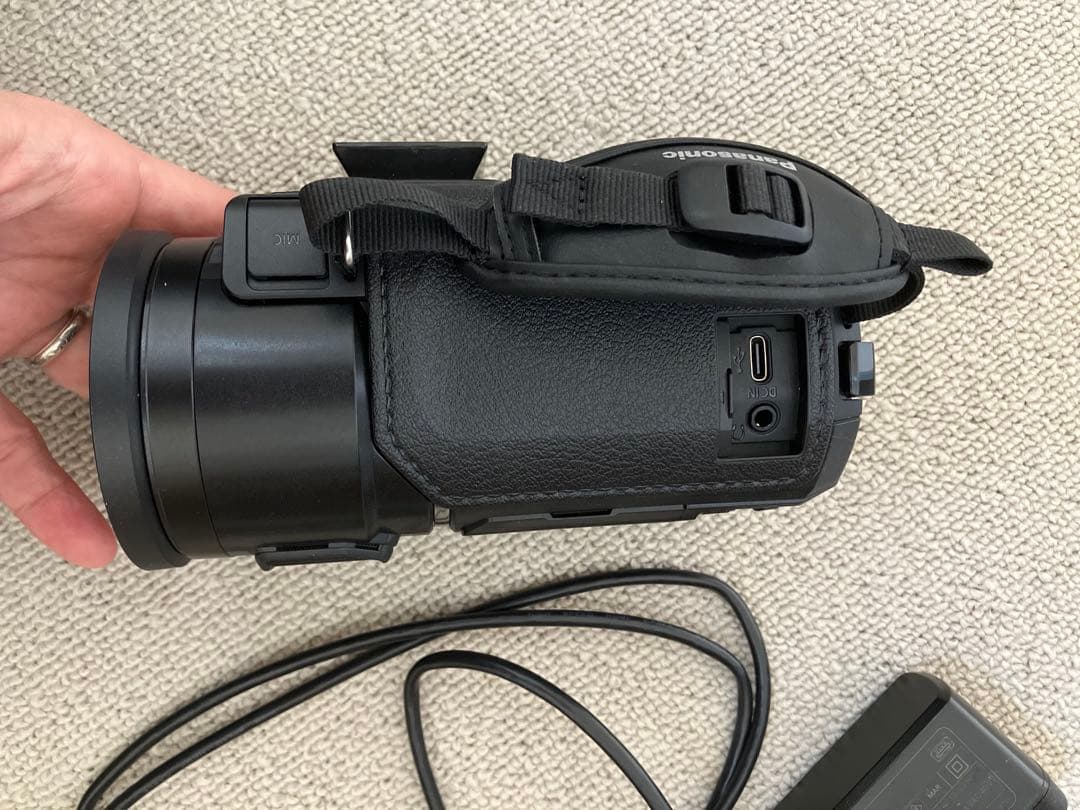 Panasonic HC-V900 ビデオカメラ本体　値引き不可