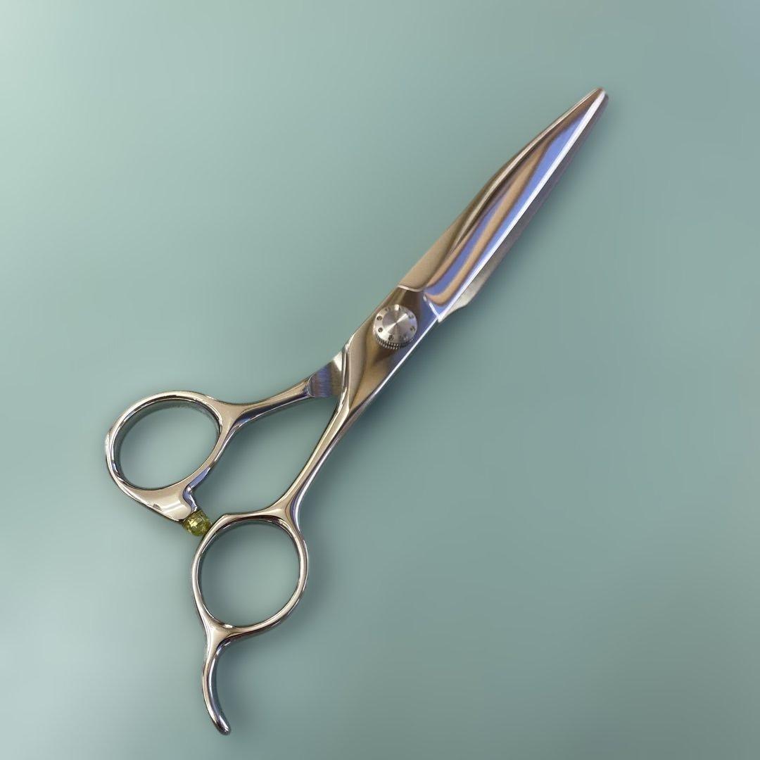 さくさく切れ味抜群６,７５インチ剣刃シザー　新品　理美容専用はさみ　切れ味抜群！