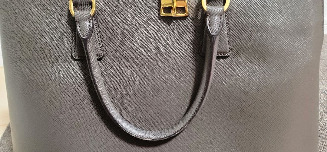 コージー様 PRADA BL0812