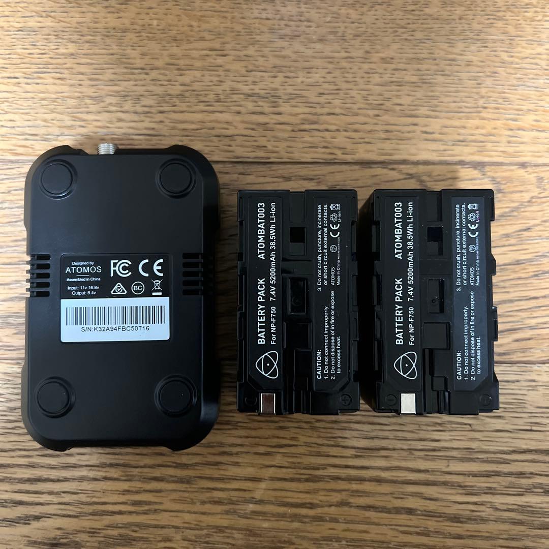 Atomos Shinobi バッテリー2個付き