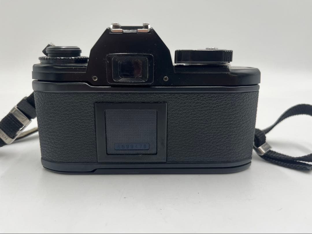 Nikon EM フイルムカメラ　50mm 1:1.8