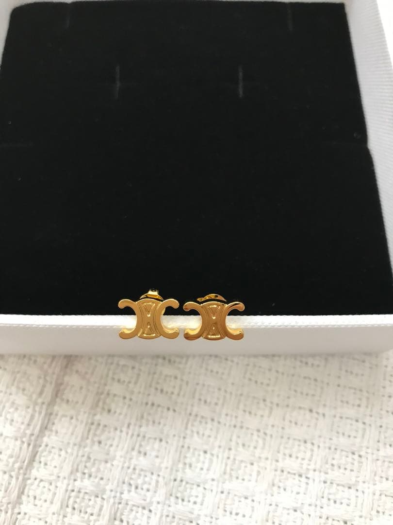 セリーヌ　ピアス　両耳