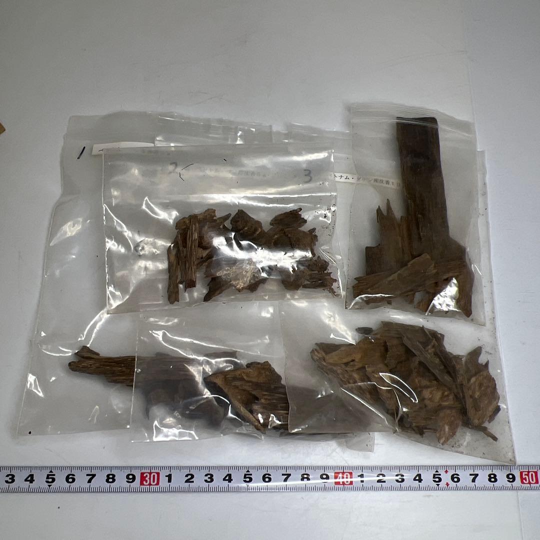 ベトナム・ダナン産　沈香　トヒエ　65g 東さ7-1128☆2F