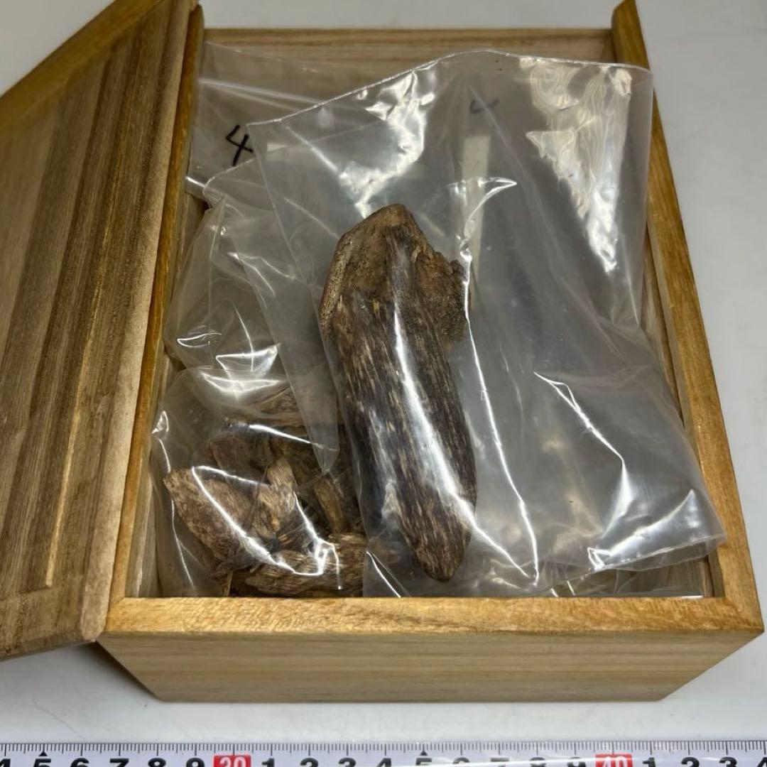 ベトナム・ダナン産　沈香　トヒエ　65g 東さ7-1128☆2F