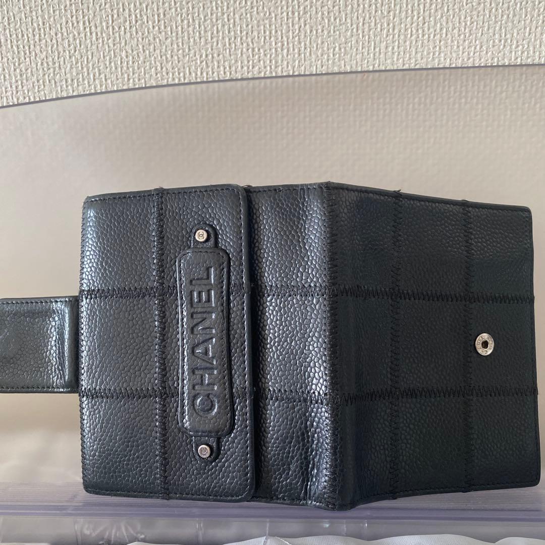 シャネル キャビアスキン チョコバー 二つ折り 財布 黒 Wホック EM201