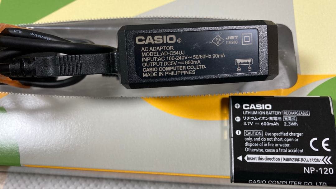 CASIO EX-Z900 6倍ズーム 純正充電コード、バッテリー付
