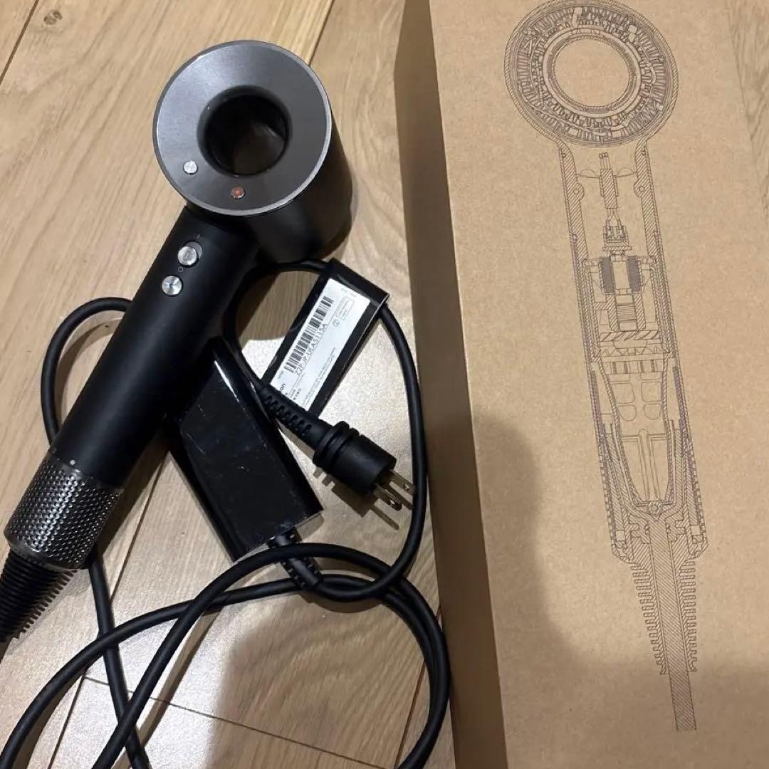 ダイソンドライヤー　HD08