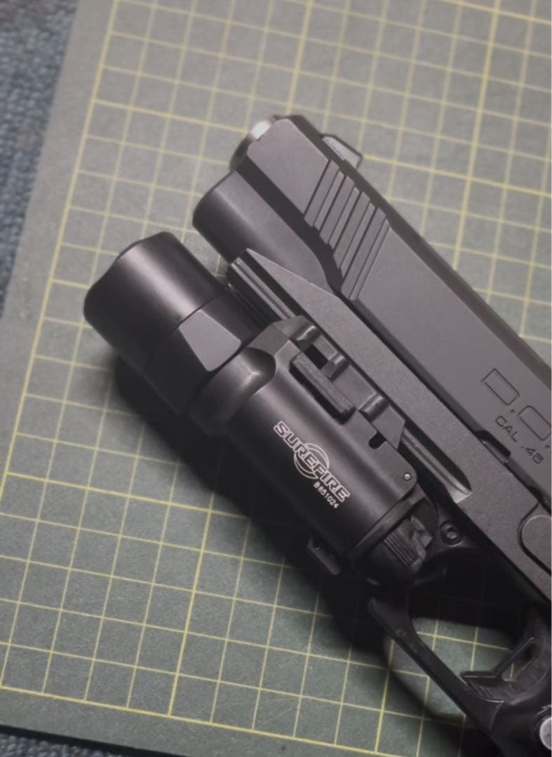 SureFire 実物ライト x300ウルトラ u-a 1000lm