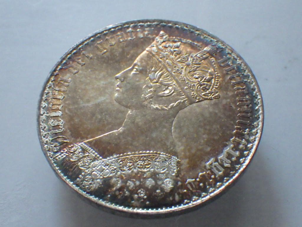 ヴィクトリア ゴチッククラウン 銀貨【銀貨保証】アンティーク M2411869