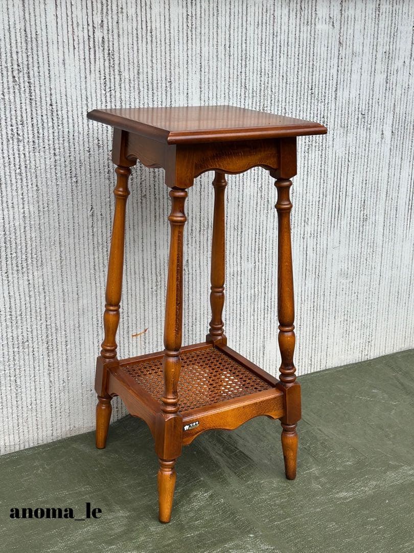 【サイドテーブル】カリモク　コロニアル　花台　飾り台　インテリア◎