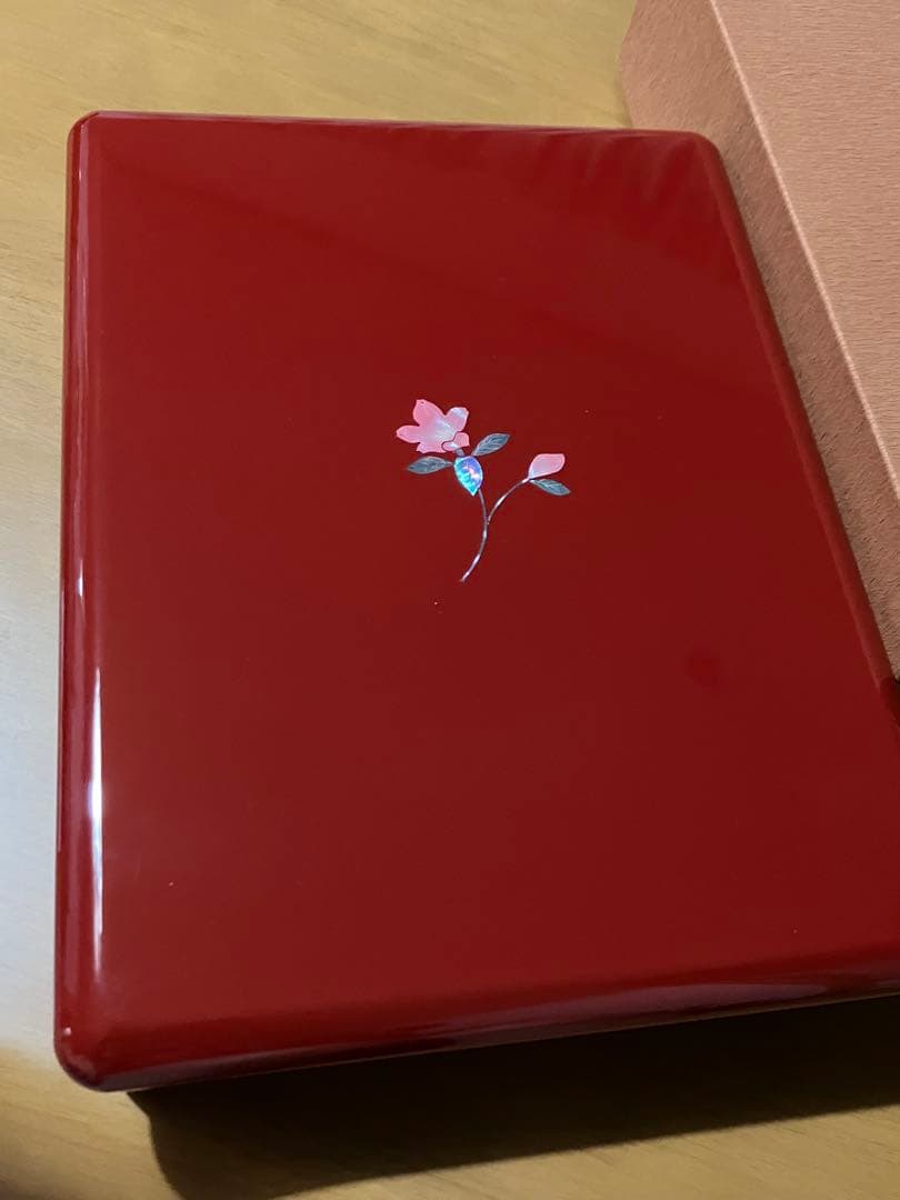 大幅お値下げ　高岡漆器　赤い漆器 文箱 花のデザイン（青貝）