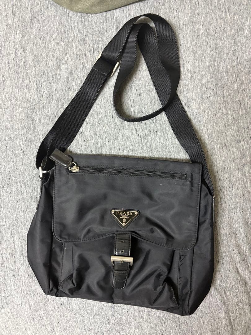 ヨハンさん　PRADA ブラック ショルダーバッグ