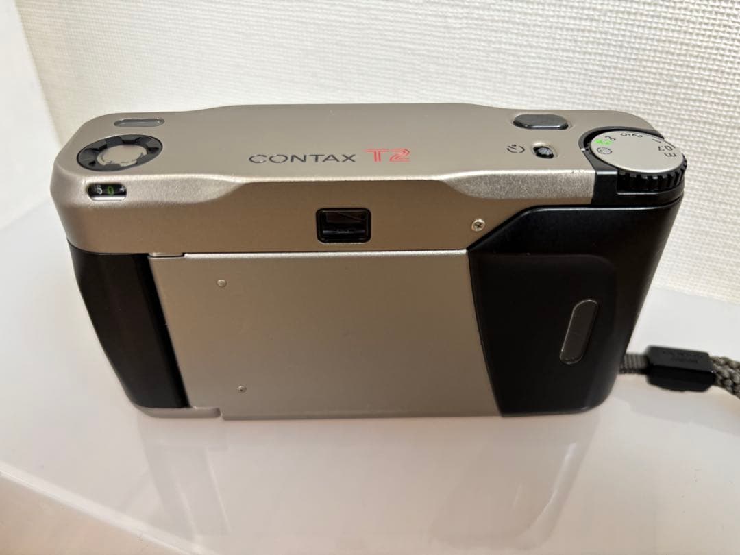 CONTAX T2コンパクトフィルムカメラ