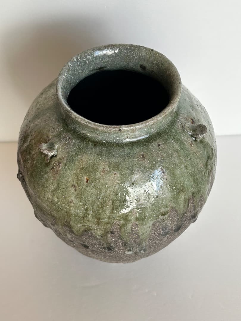 灰釉壺　(竹内公明 作)