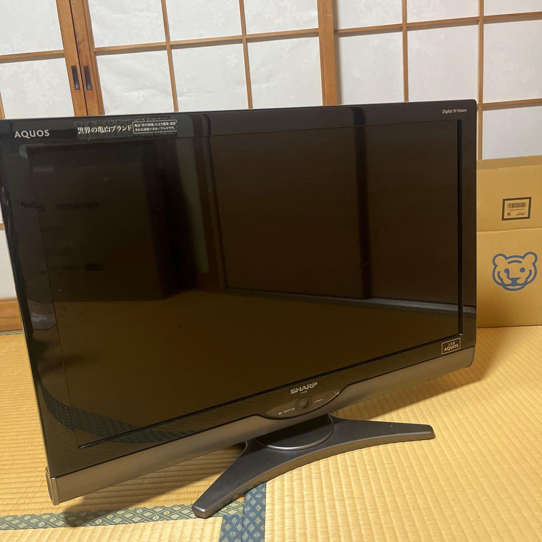【美品】【送料込み】シャープ AQUOS液晶テレビ LC-32SC1 32型