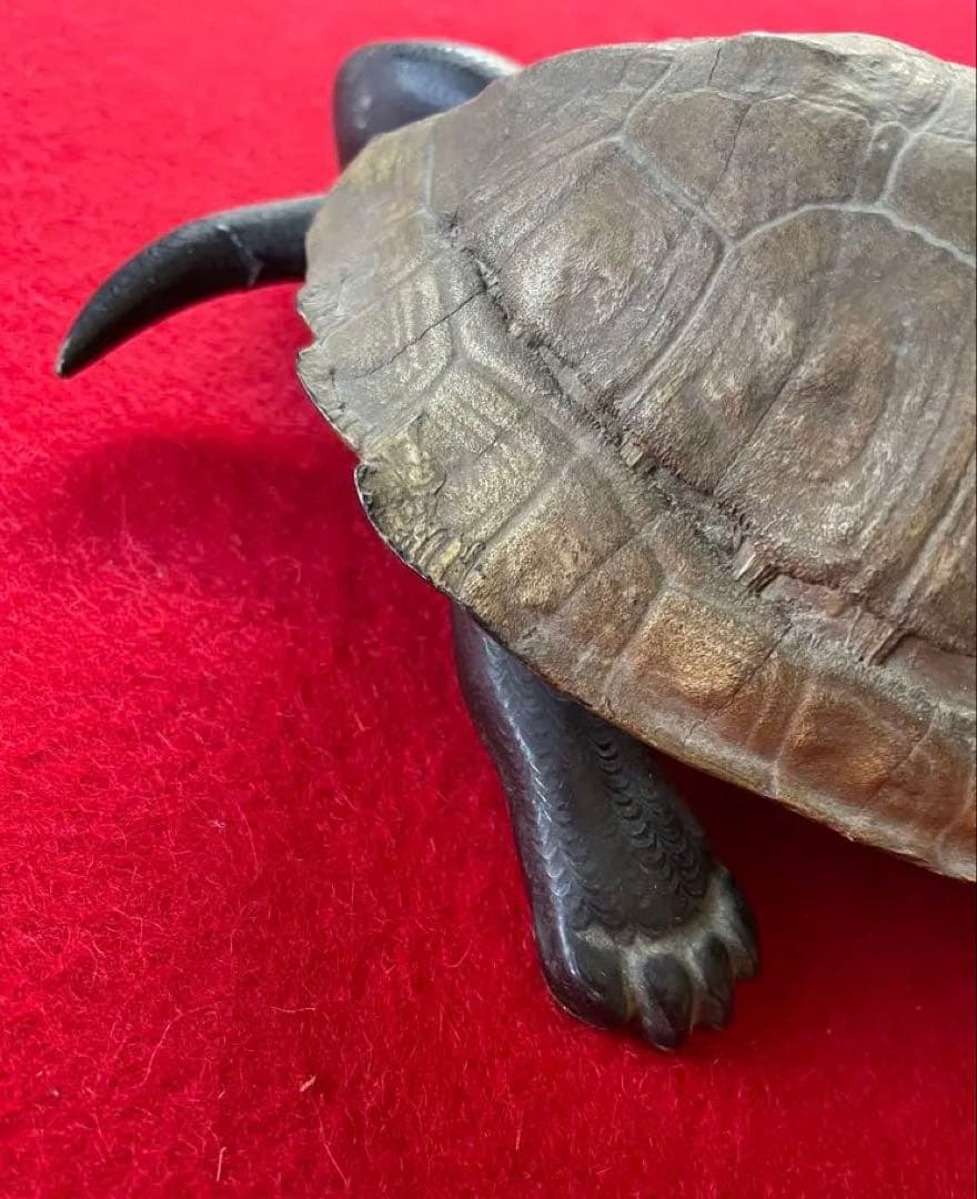 美術作品・亀の彫像・小物入れ・骨董品・松立斉・亀彫刻・印籠・彫刻・美術品