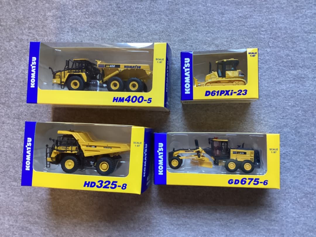 コマツ株主優待品　水中施工ロボット含め　全12シリーズ