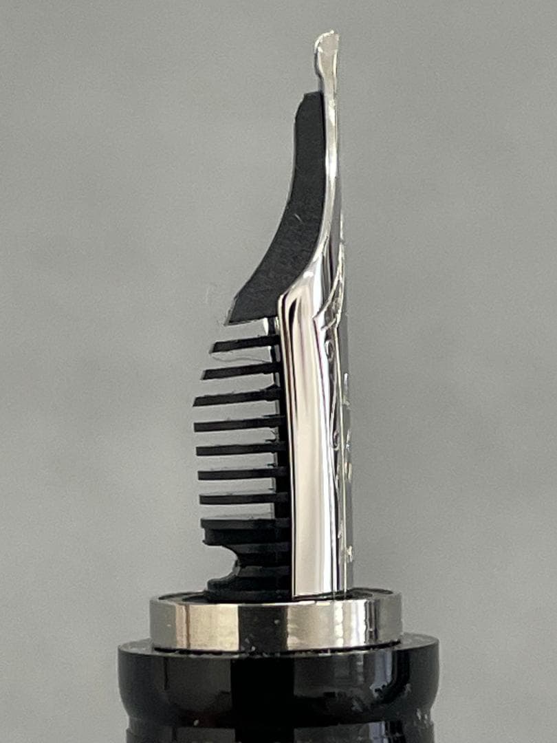 【未使用】MONTBLANC モンブラン 万年筆 ボエム ミッドサイズ EF