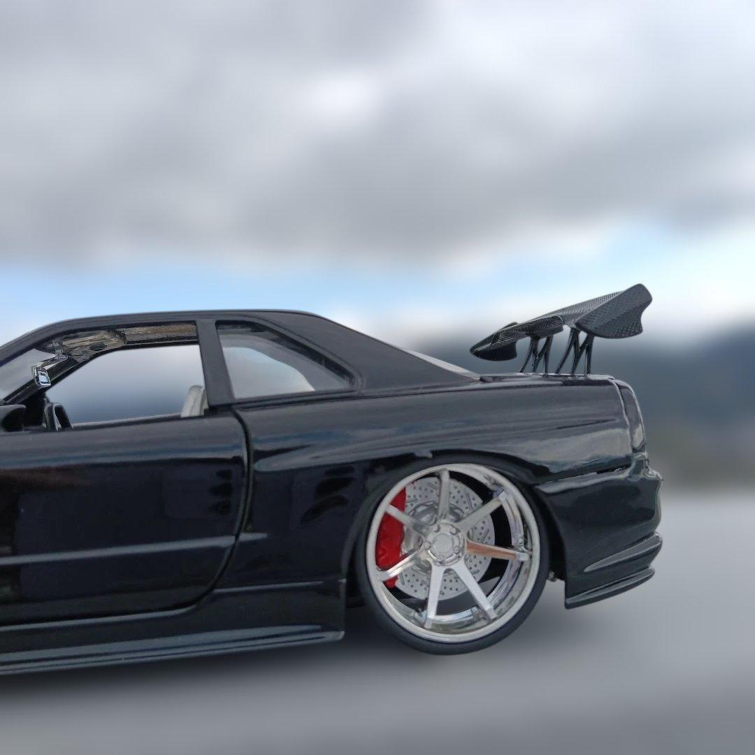 Nissan GT-R R34 ミニカー 1/18 ブラック