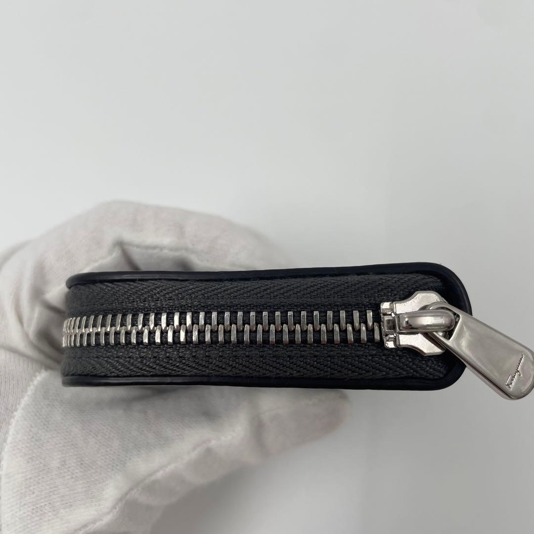 【✨未使用】 フェラガモ ケース ダブルガンチーニ ラウンドジップ シボ革