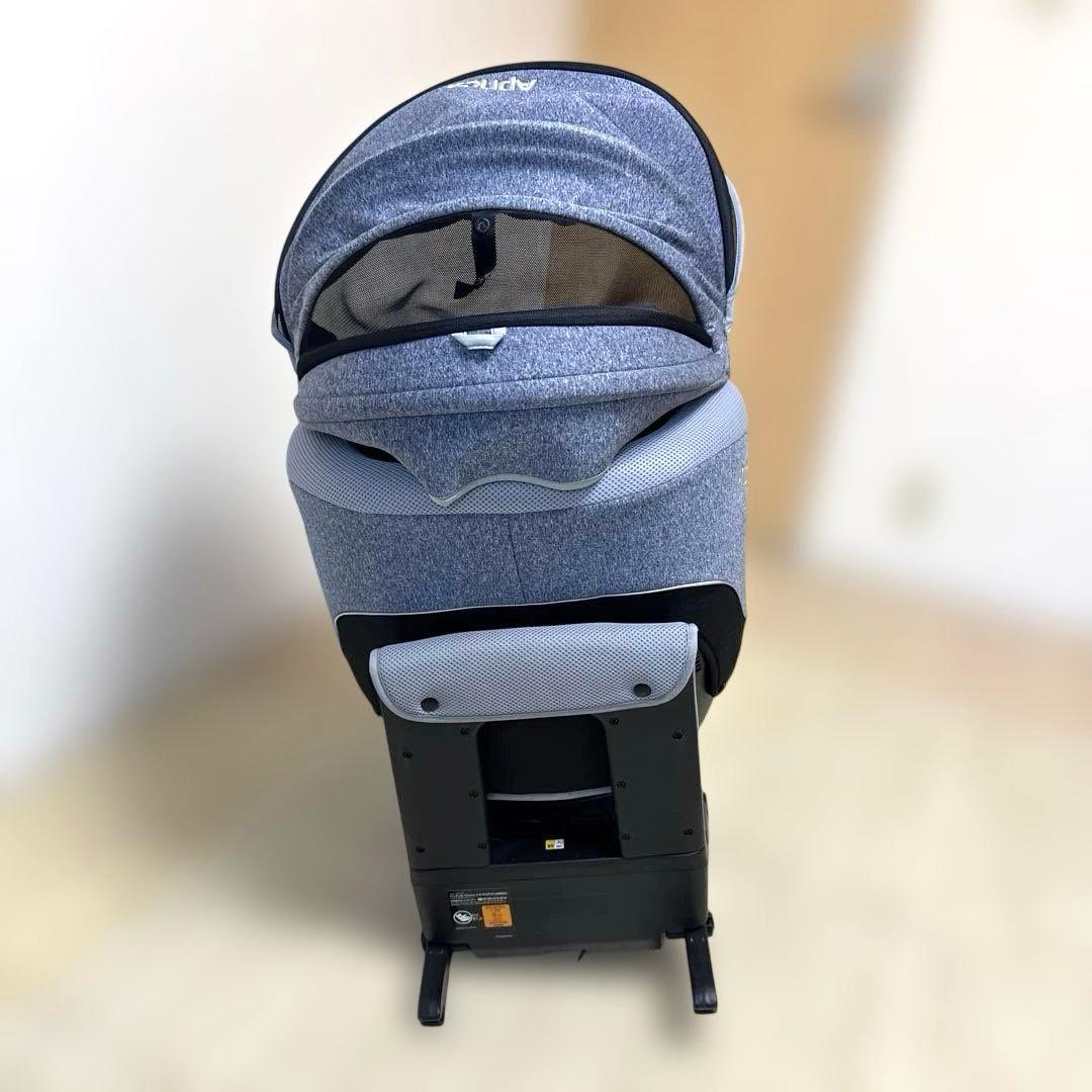 Aprica クルリラAC ISOFIX 回転式　チャイルドシート