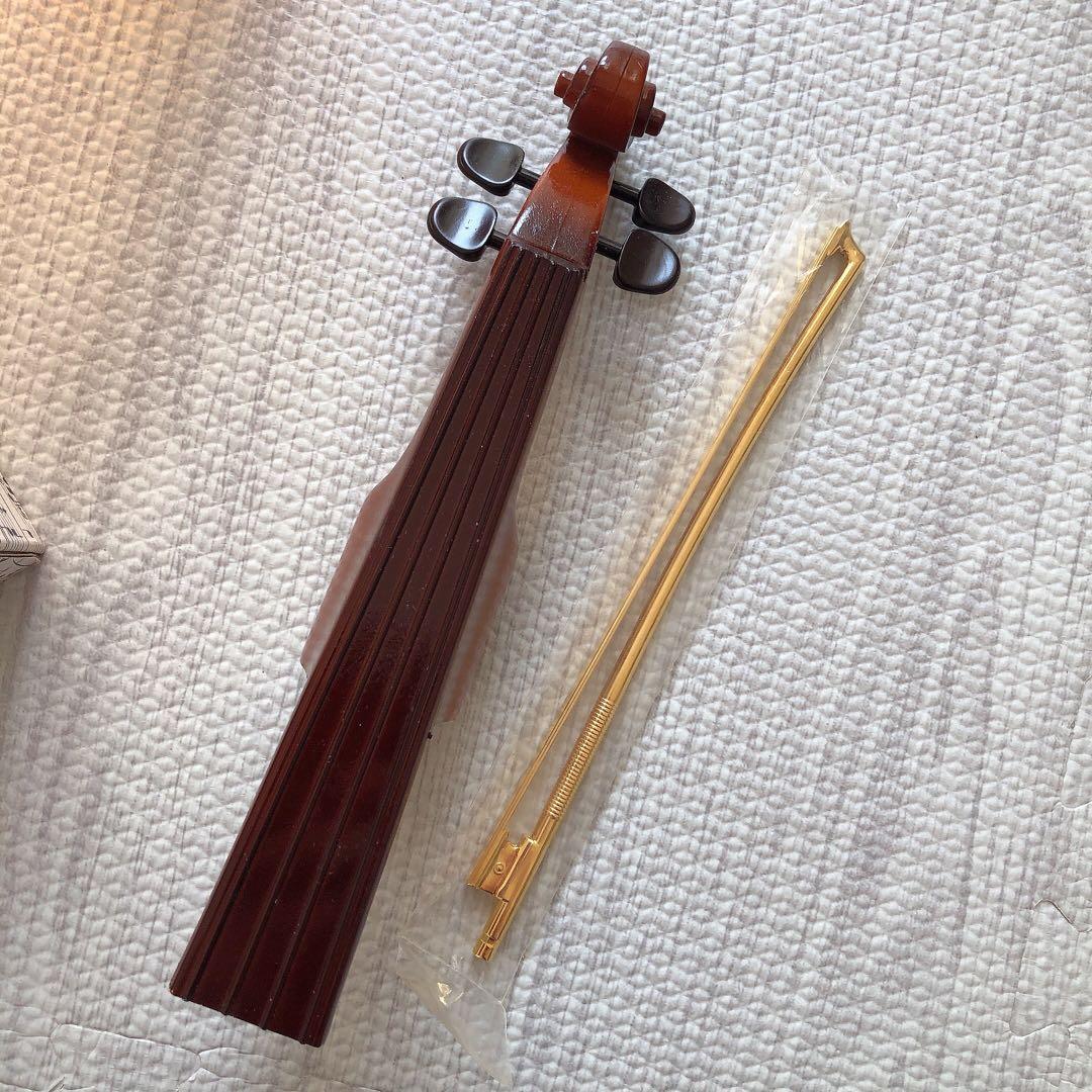 【未開栓】サントリー ウイスキー ローヤル バイオリン型 700ml