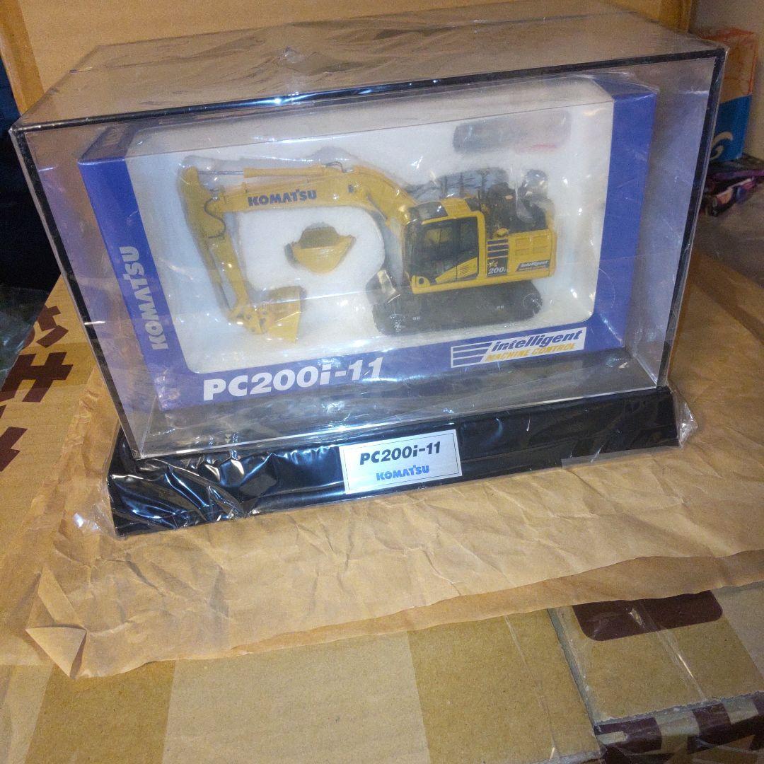 コマツ PC200i-11 ミニチュア重機 1/50