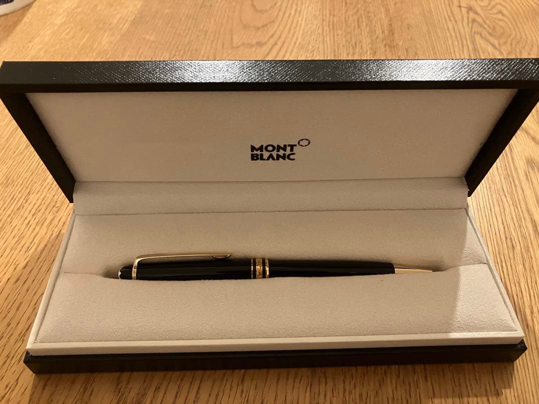 未使用　MONT BLANC 黒 ボールペン 本体
