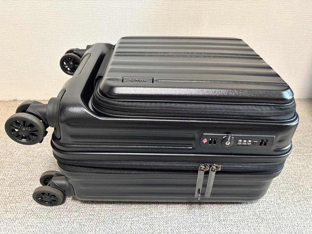 最終価格　wisely フロントオープン　機内＆300円ロッカーok