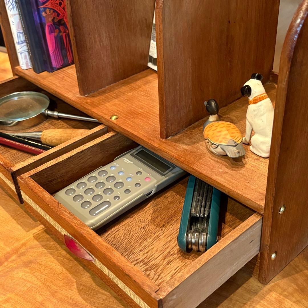 「欅無垢材 真鍮鋲 ヴィンテージ 卓上本立て 2段引き出し付き」