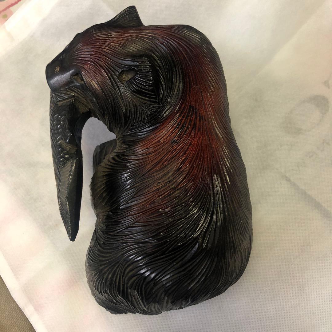 熊の木彫　置き物