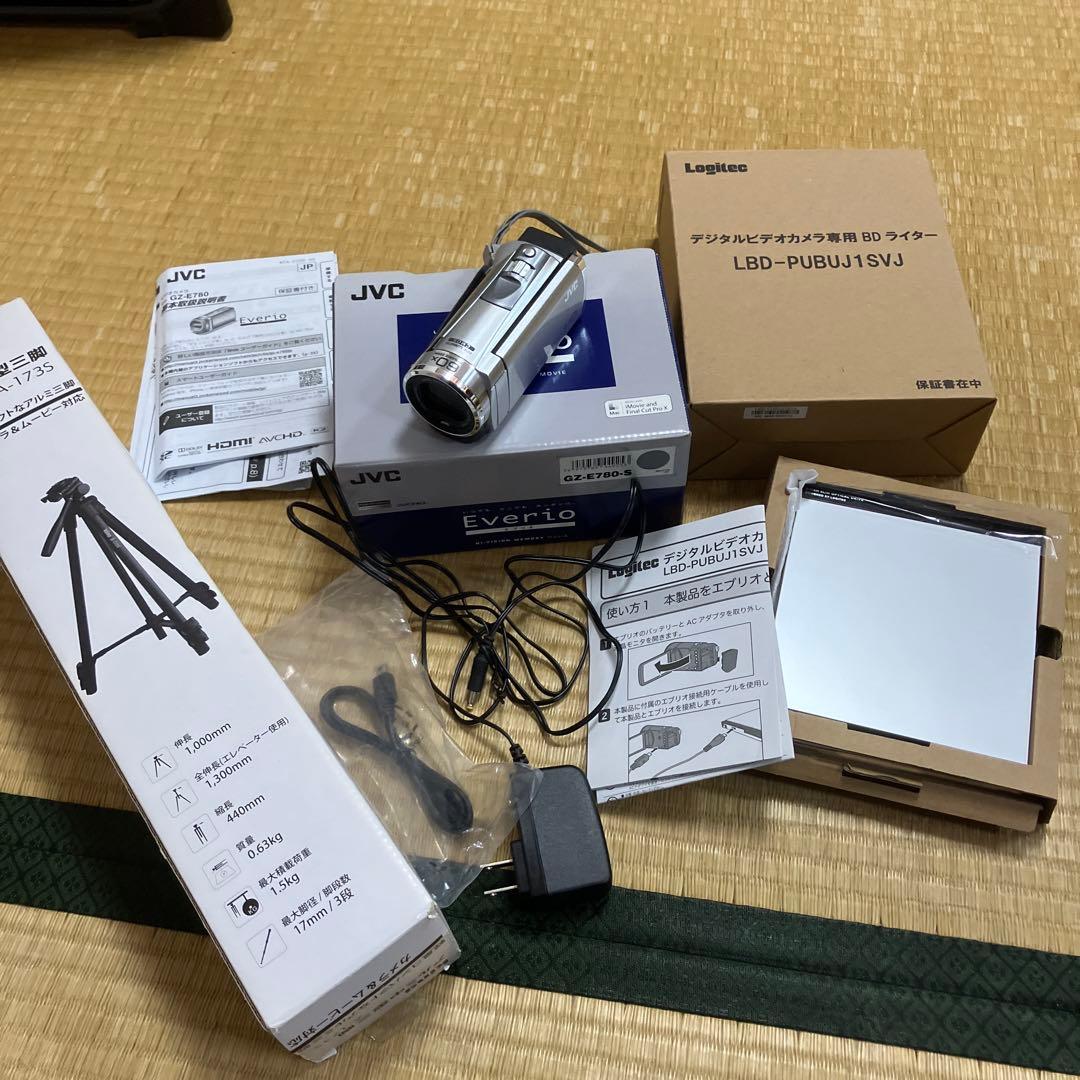 井*美様 JVC Everio GZ-E780-S ビデオカメラ 本体　おまけ付