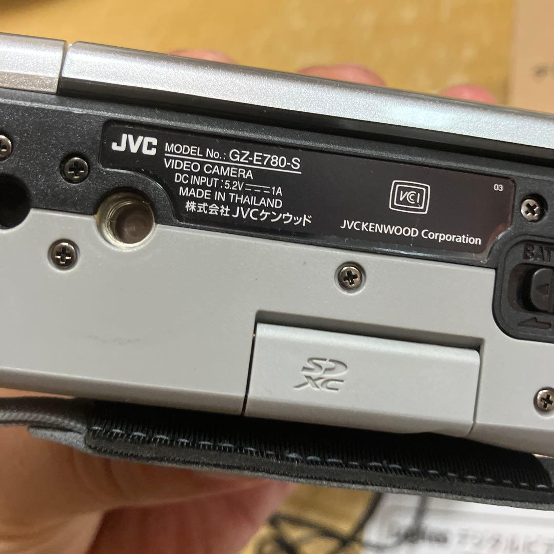 井*美様 JVC Everio GZ-E780-S ビデオカメラ 本体　おまけ付