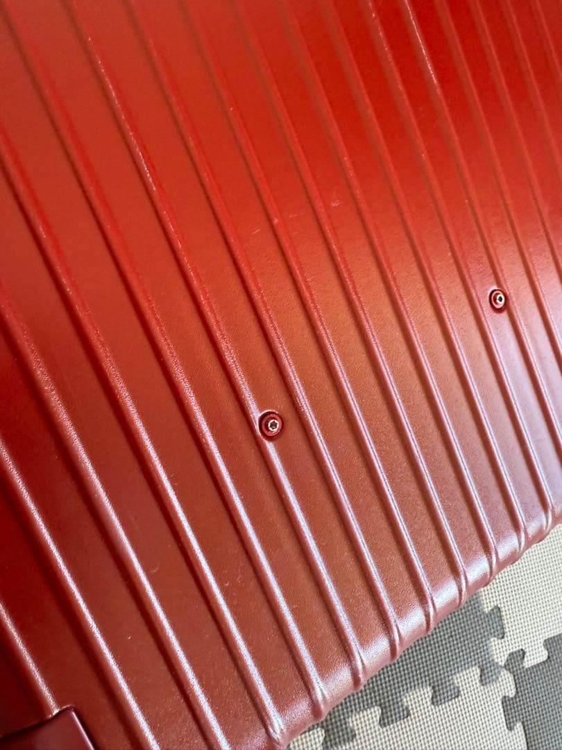 リモワスーツケースです。80-90リットル。