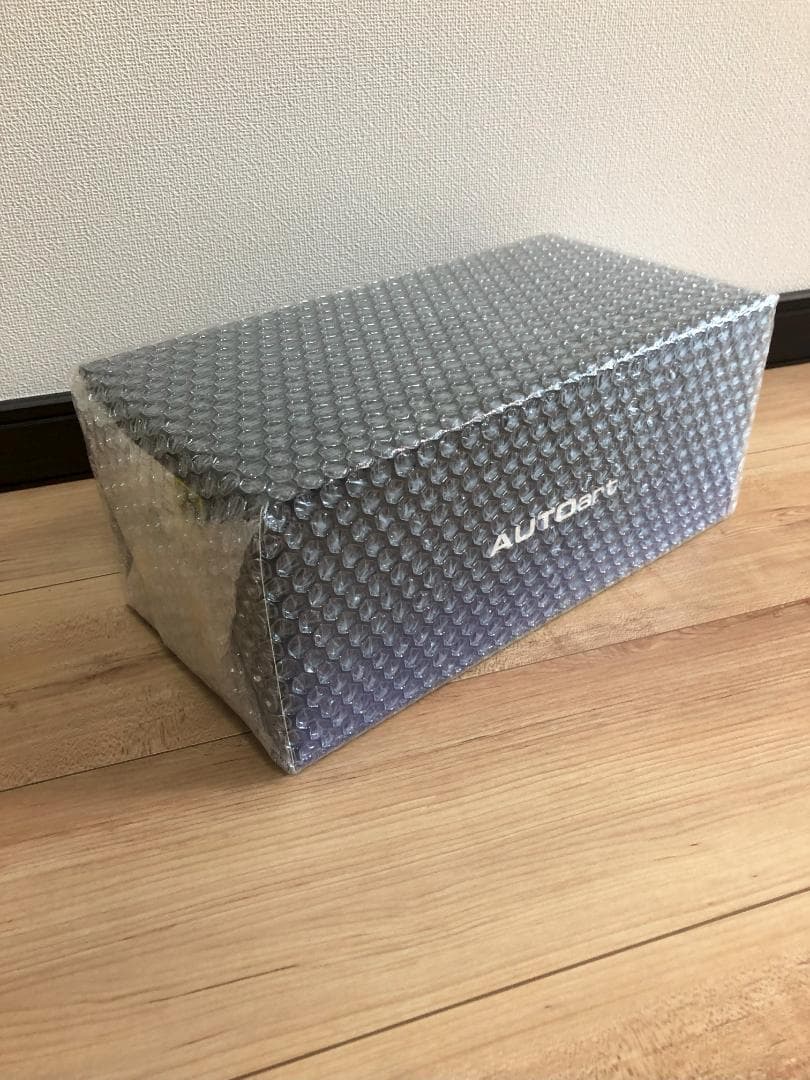 【新品/未開封】レクサス LC500 メタリックレッド AUTOart 1/18